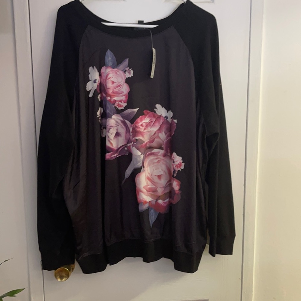 New with tag. Torrid size 3 pull over